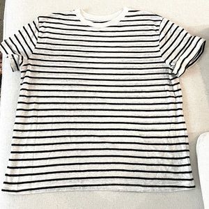 Striped Short Sleeve Tshirt Medium/ Large